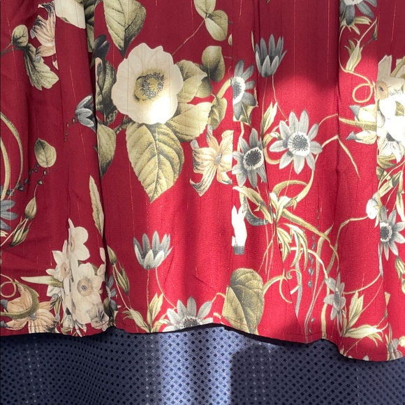 BUCKETLIST Red Floral Blouse - Picture 9 of 9